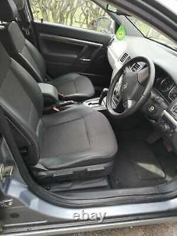 Vauxhall Vectra 2.0 CDTi 2008 silver. Very Good Condition
